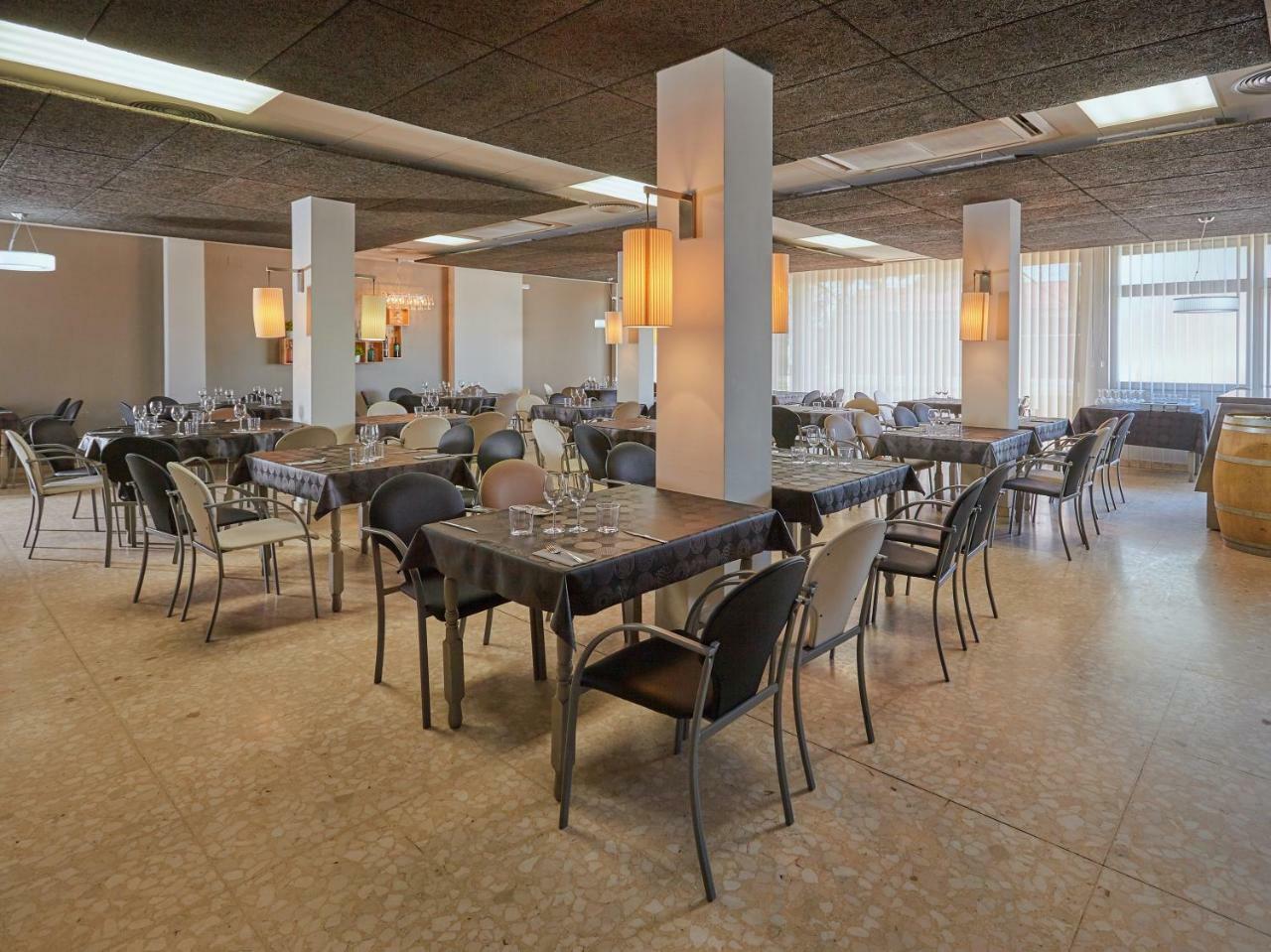 Hostal Nobadis Cervera  Bagian luar foto